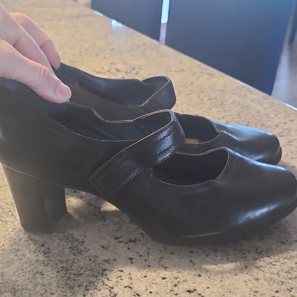 Rockport Black Heels Sz 8